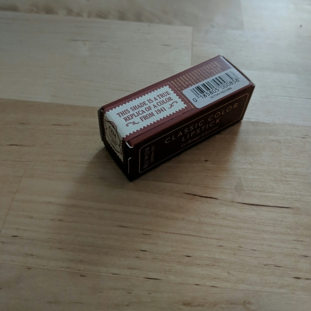 💋 NWT Bésame Victory Red Lipstick - Picture 4 of 4